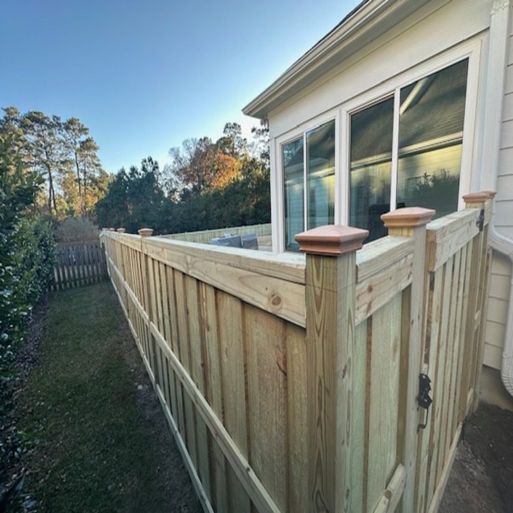 5 ft and 4 ft board on board w cap and trim