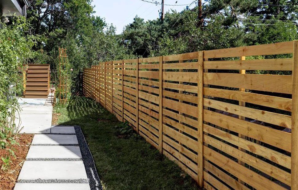 Knox Dr Horizontal wood fence with spacing