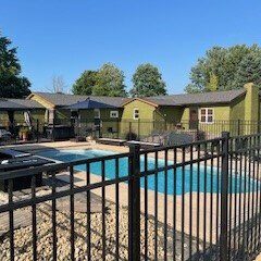 aluminum picket fence around pool