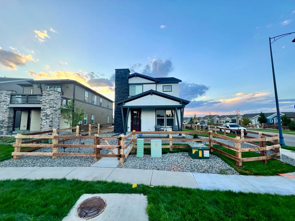 4H ranch rail with black welded wire for an HOA approved fence. Stunning new build with an even more stunning fence to match it! 