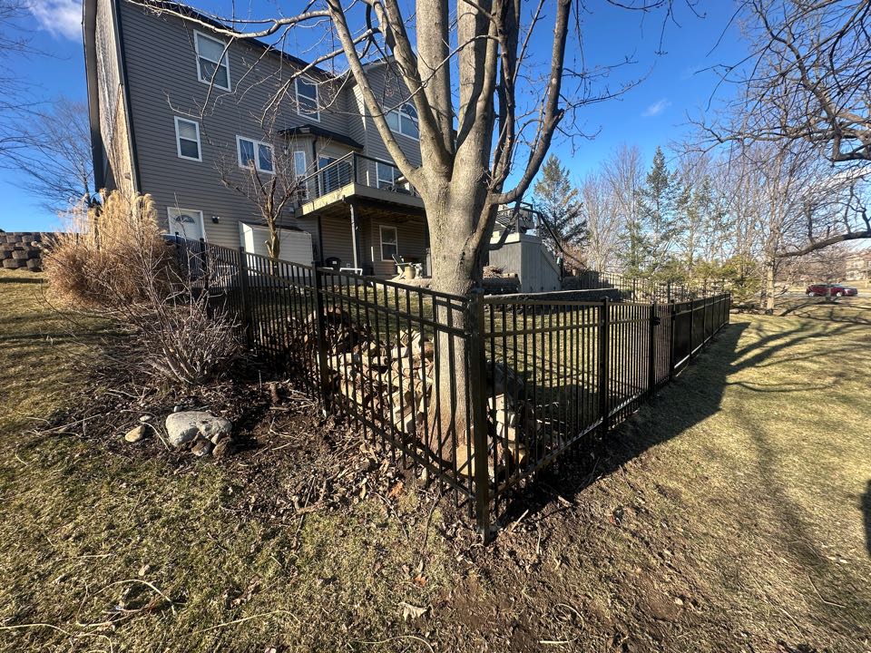 Just finished installing 4ft black aluminum in Carmel