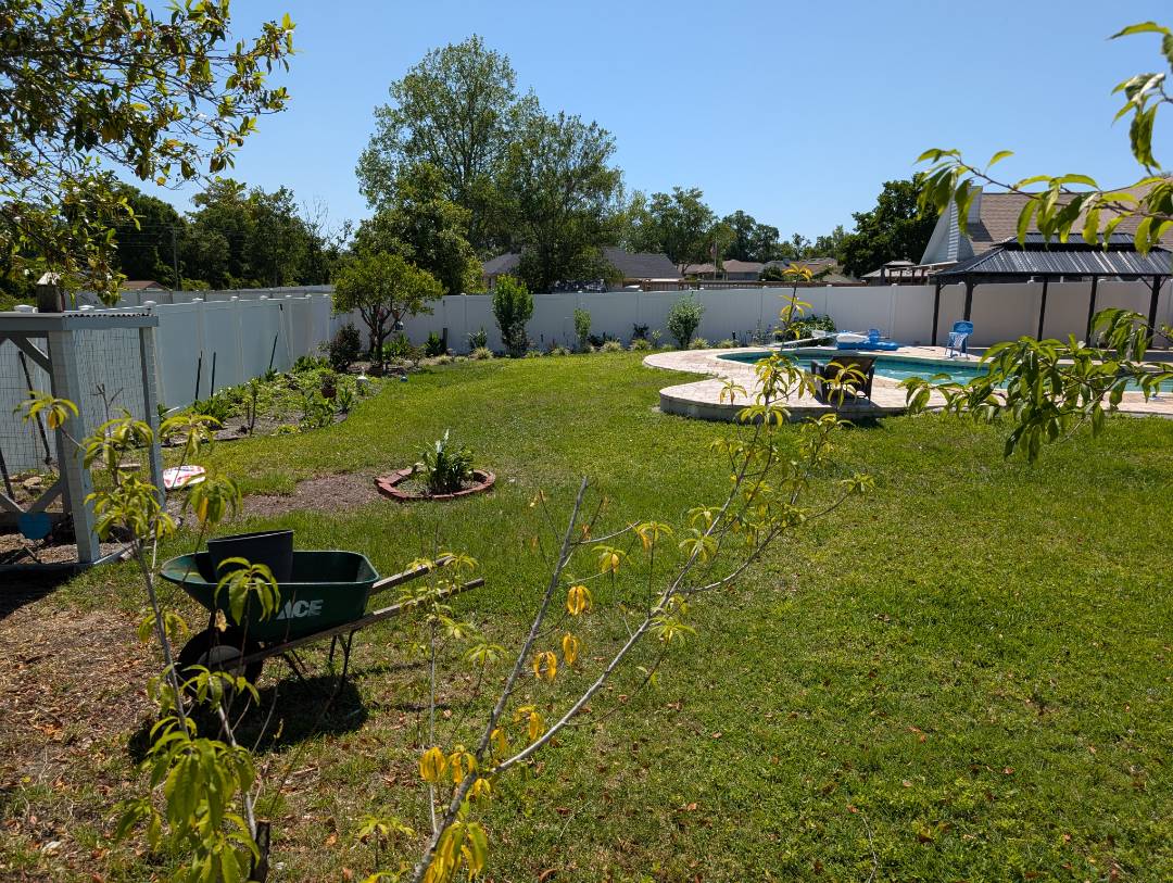 Beautiful White Vinyl Fence in Orange Park ??
