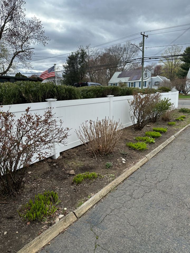 Just finished a new 4 foot tall and 6 foot tall white vinyl privacy fence, replacing an aging cedar privacy fence in Norwalk!