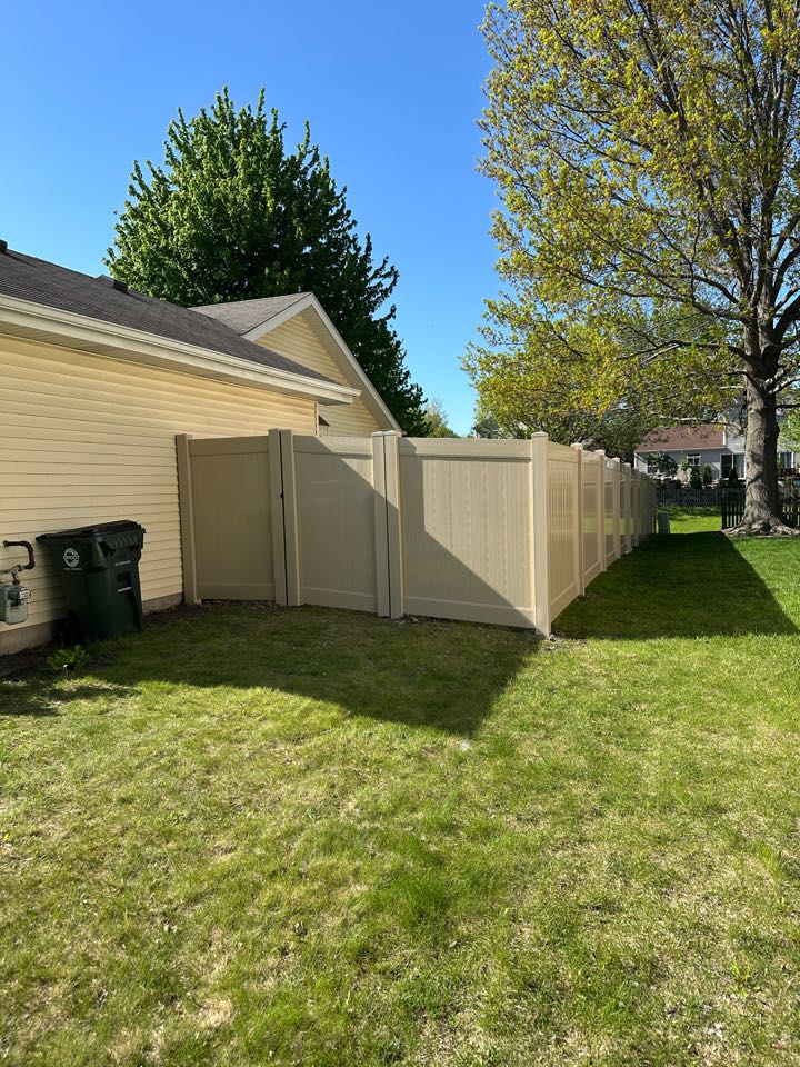 Customer in Aurora wanted to replace their old chain link fence. They chose a tan vinyl privacy. They are very happy with the fence, especially the quality of the product. 