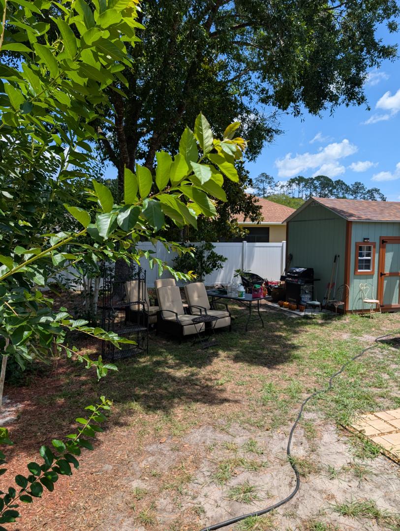 New White Vinyl fence in Palm Coast 