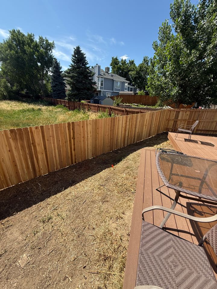 Top rail fence completed a 6H cedar privacy fence with 6” pickets in Westminster Colorado. The fence a gate turned out great and the customer couldn’t be more thrilled 
