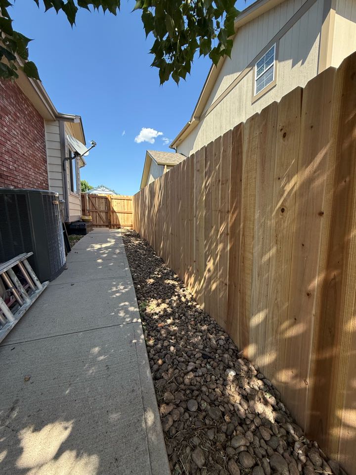 I recently completed a 6H cedar privacy fence with 6” pickets in Westminster Colorado. The fence turned out great and the customer couldn’t be more thrilled.