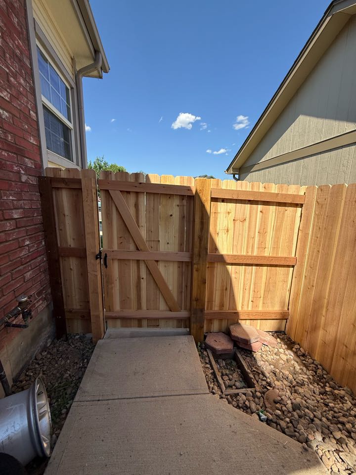 I recently completed a 6H cedar privacy fence with 6” pickets in Westminster Colorado. The fence turned out great and the customer couldn’t be more thrilled.