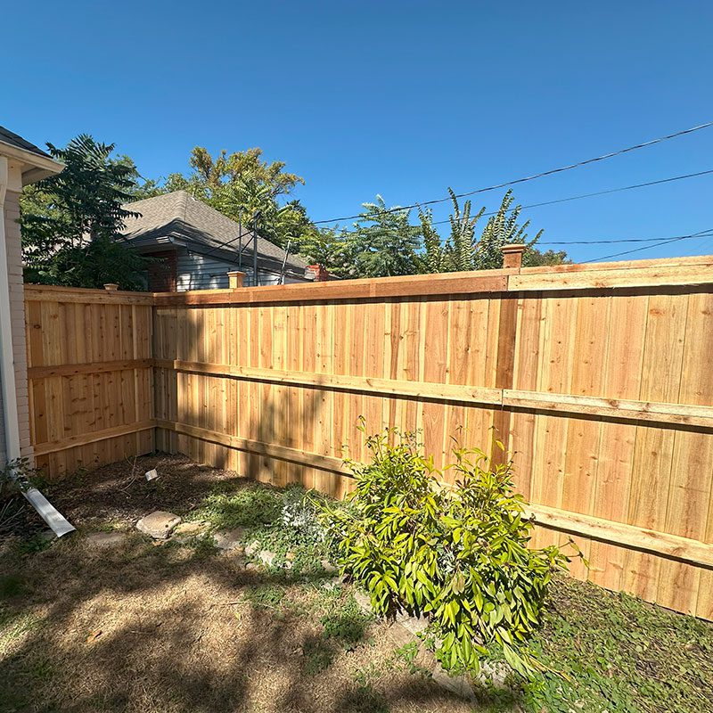 Post Caps Stockade Fence on Univ Blvd