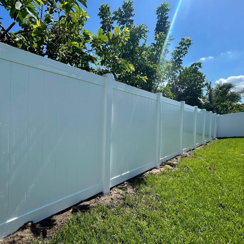 white vinyl privacy 6 height